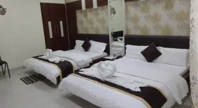 Hotel Prakshi Palace