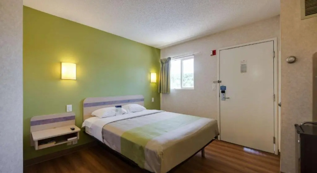 Двухместный номер Standard Motel 6-Statesville, NC