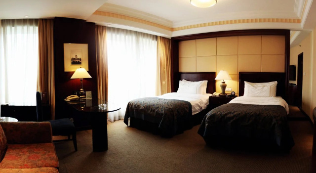 Lakeview Xuanwu Hotel