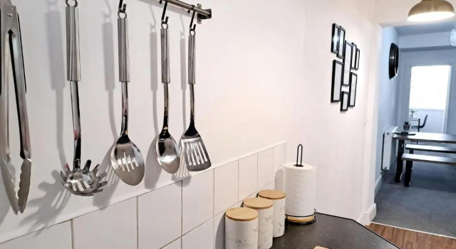 Апартаменты STYLISH 2 Bed APARTMENT WITH PARKING