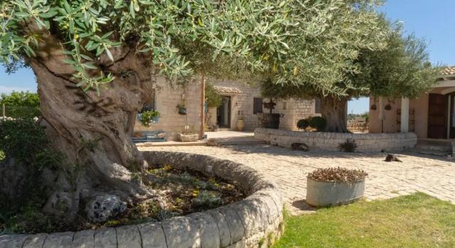 Country House La Casazza, Забронировать Отель Розолини Долина Ното