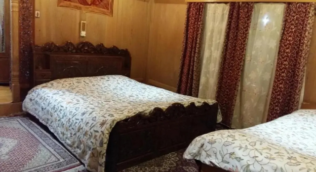 Houseboat Moon of Kashmir, Забронировать Отель Отели Jammu & Kashmir Ski с бассейном, Бассейн