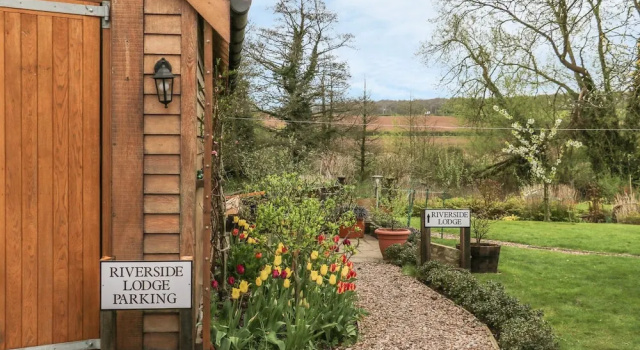 Riverside Lodge, Rezervați Casă de vacanță Mansfield Nottinghamshire