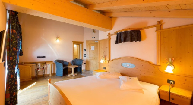 Полулюкс Hotel Pontiglia