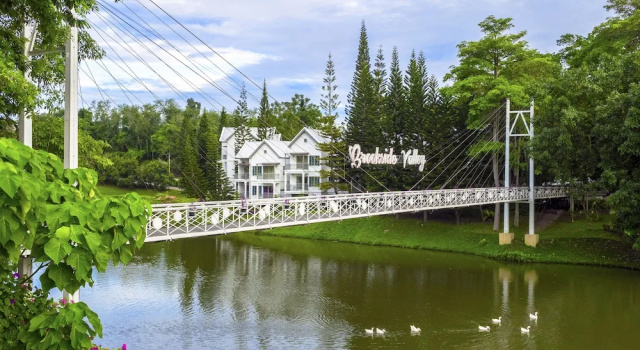 Семейный номер Standard с балконом и с видом на озеро Brookside Valley Resort