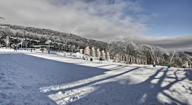 Idyllic Wintergreen Condo w/ Resort Amenities, Забронировать Курортный отель Винтергрин Неллисфорд, рядом с Смотровая площадка Raven's Roost