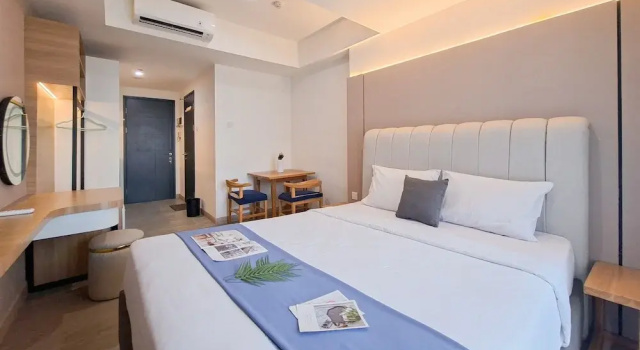 Wooden Tone Studio At At Collins Boulevard Apartment, Boek Appartement Tangerang Banten