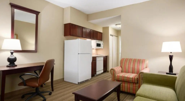 Четырёхместный люкс Country Inn & Suites by Radisson, Ithaca, NY