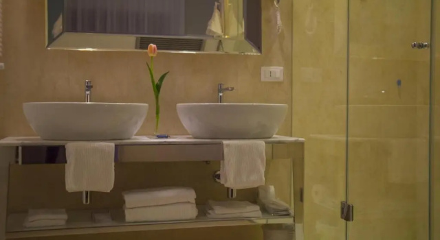 Полулюкс Hotel Miramare
