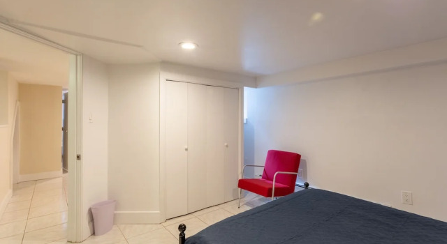 Charming Brownstone Apt near NYC, Забронировать Отель Джерси-Сити North Jersey, рядом с Lafayette Park