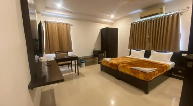 SHLOKA RESIDENCY, Забронировать Отель Отели Hyderabad Region с парковкой, Парковка