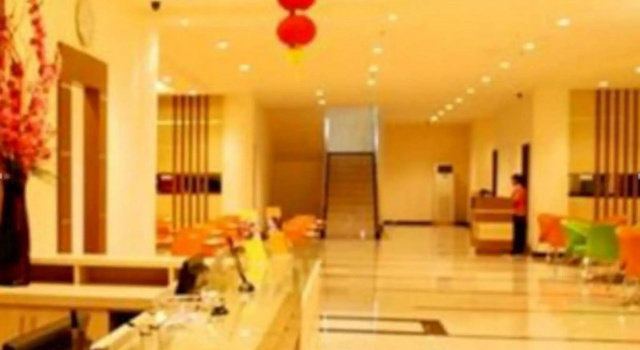 Halogen Hotel, Book Hotel Sidoarjo hoteller med parkering, Parkering