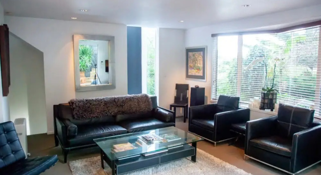 Bright 2 Bedroom Townhouse in Central Parnell, Забронировать Отель Окленд регион Окленд