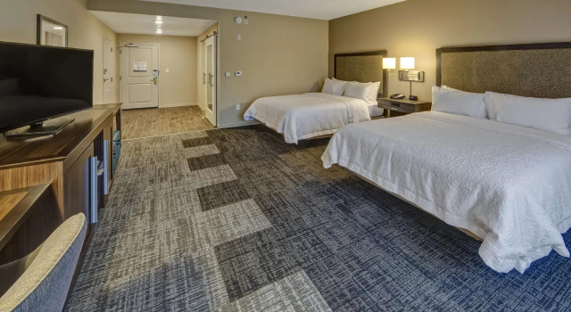 Четырёхместный номер Standard Hampton Inn & Suites Nashville Hendersonville