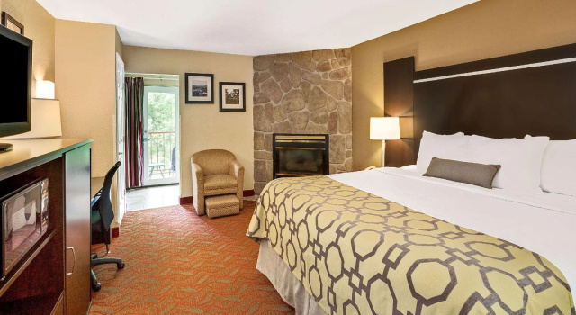 Двухместный номер с видом на реку Baymont by Wyndham Gatlinburg On The River