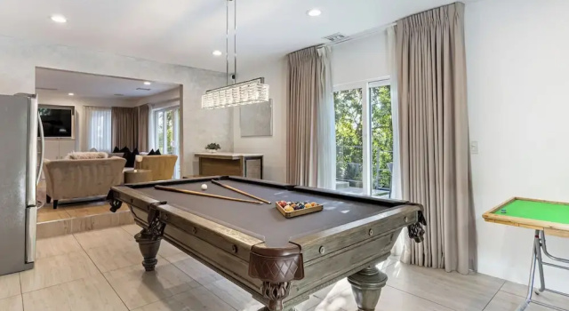 LA Hillside Retreat w/ Pool, Views, Fire Pit & Outdoor Lounging Casa Bellagio by Avantstay, Забронировать Дом для отпуска Лос-Анджелес Большой Лос-Анджелес