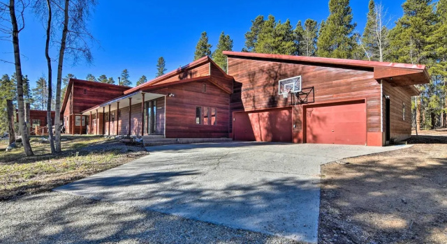 Коттедж Charming Leadville Retreat w/ Private Hot Tub