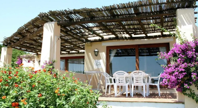 Holiday Home in Stintino Near Sea Beach, Забронировать Дом для отпуска Отели Sardinia North с бассейном, Бассейн