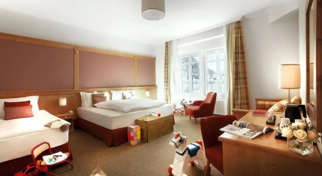 Четырёхместный номер Comfort Schloss Hotel & Spa Pontresina