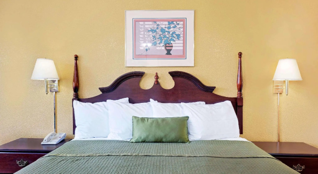 Двухместный номер Standard Travelodge by Wyndham Chambersburg