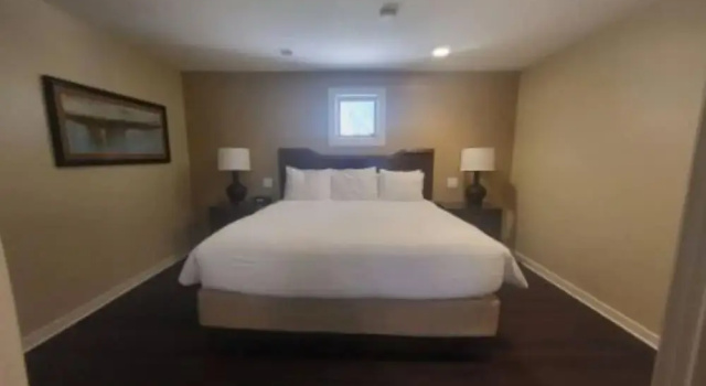 Private One Bedroom Condo on Golf Course, free parking