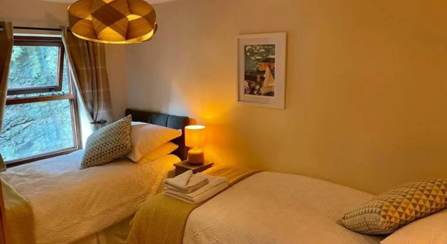 Stunning house in Picturesque village near Padstow, Book Hotel Wadebridge Cornwall