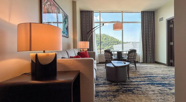 Люкс Executive c 1 комнатой с видом на реку The Landing Hotel at Rivers Casino Pittsburgh