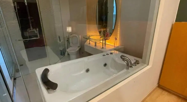 Stylish Romantic Couples Getaway at KL City 1419, Забронировать Отель Отели Федеральной территории Куала-Лумпура с парковкой, Парковка