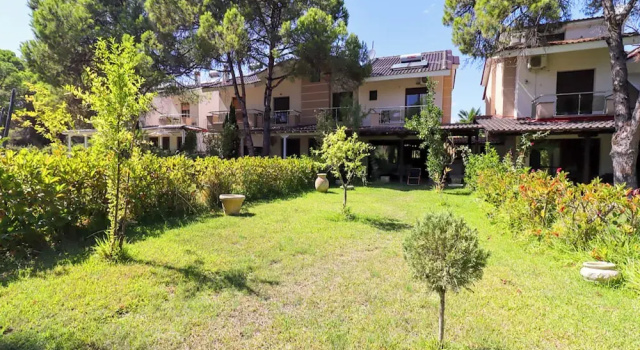 Stylish Maisonette With 3 Bedrooms in Vourvourou, Greece