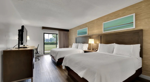 Четырёхместный номер Standard с видом на внутренний двор Holiday Inn Hotel Peterborough Waterfront by IHG