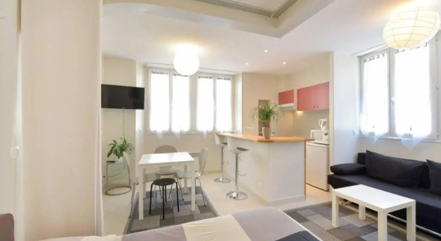 Студия studio lumineux à BORDEAUX CHARTRONS / JARDIN PUBLIC