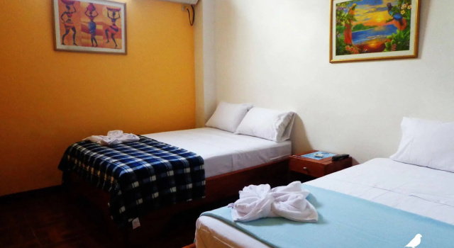 El Pinzón, Prenota Hotel Puerto Ayora 