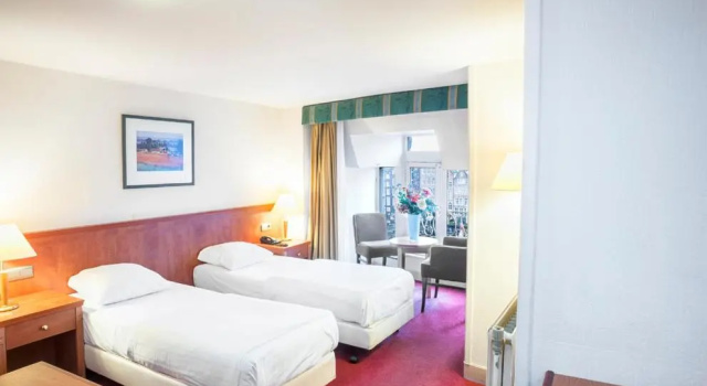 Двухместный номер Standard Delta Hotel City Center