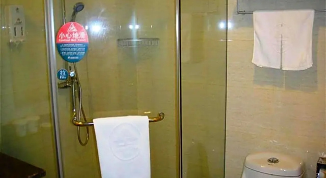 Двухместный номер Standard GreenTree Inn Shanghai Xupu Bridge Hotel