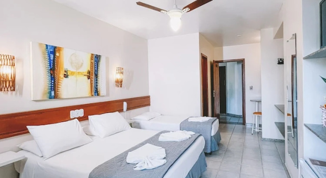 Трёхместный номер Deluxe с балконом Porto Geraes Praia Hotel