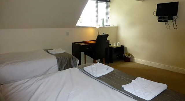 Трёхместный номер Standard Maes Manor Country Hotel