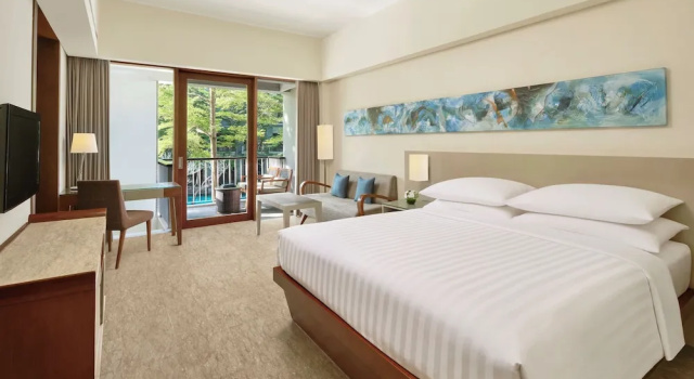 Двухместный номер с видом на бассейн Courtyard by Marriott Bali Nusa Dua Resort