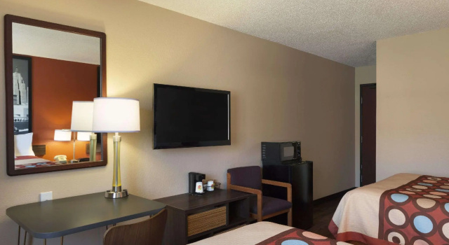 Четырёхместный номер Standard Super 8 by Wyndham Taylor/Detroit Area