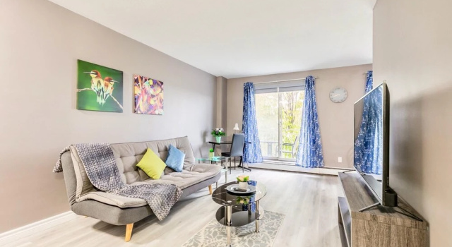 1BR King Apartment With Netflix- Near DT Hamilton, Забронировать Апартаменты/квартира Гамильтон Hamilton, Halton and Brant