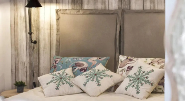 Chezmoihomes Glow and elegant 4 BR apartment in the heart of granada parking free, Забронировать Апартаменты/квартира Отели Гранады с парковкой, рядом с Дворец Альгамбра, Парковка