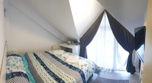 Standard dublă cameră cu balcon Trios Suite