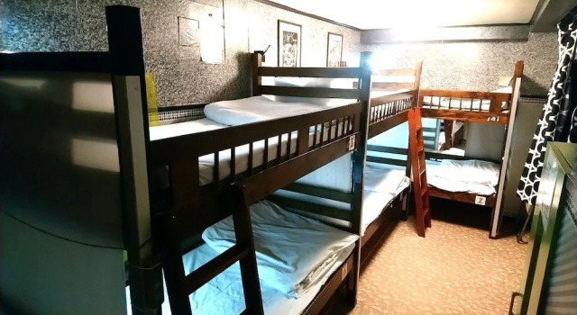 Кровать в общем номере Family & bAKpAK Tokyo Hostel