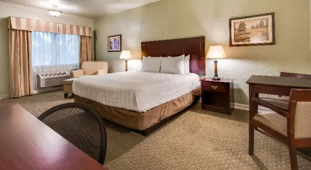Номер Standard с балконом Best Western Plus Bayshore Inn