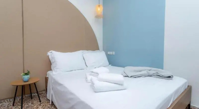 Студия с балконом Pteleo Apartments
