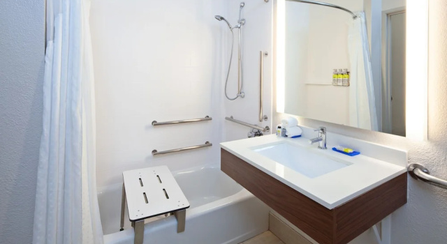 Люкс c 1 комнатой Holiday Inn Express & Suites Rancho Mirage - Palm Spgs Area by IHG
