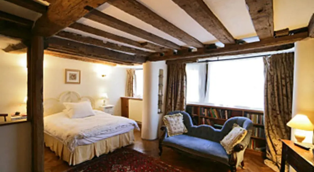 S. Howard Bed & Breakfast