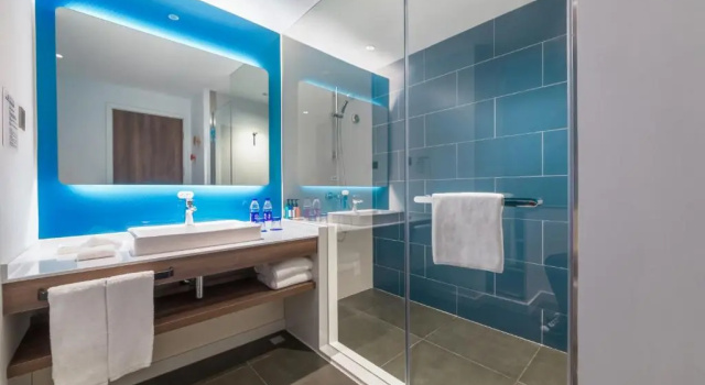 Шестиместный номер Standard Holiday Inn Express Beijing Shijingshan Lakeview by IHG