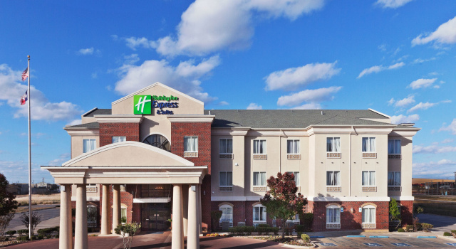 Holiday Inn Express & Suites by IHG