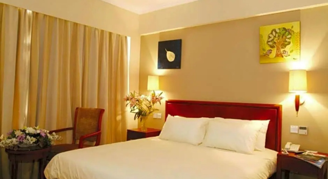 Номер Deluxe GreenTree Inn LangFang GuanGYAng District High-speed Railway Station Business Hotel