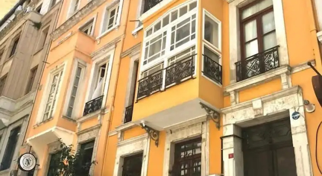 Patio Suite in the Heart of Pera&Galata, Забронировать Апарт-отель Апарт-отели Бейоглу, Апарт-отель
